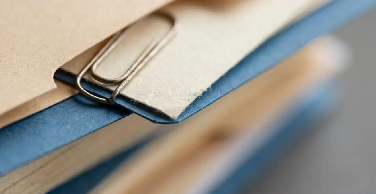 Concept de regroupement de contrats d'assurance pour optimiser les économies